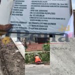 Retakan pada proyek peningkatan Jalan Kartini Ambarawa yang diduga tidak melalui proses pemadatan lantai dasar