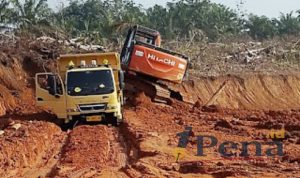 Aktivitas Pengerukan Tanah di Bukit Kemuning Tapung Hulu Disorot